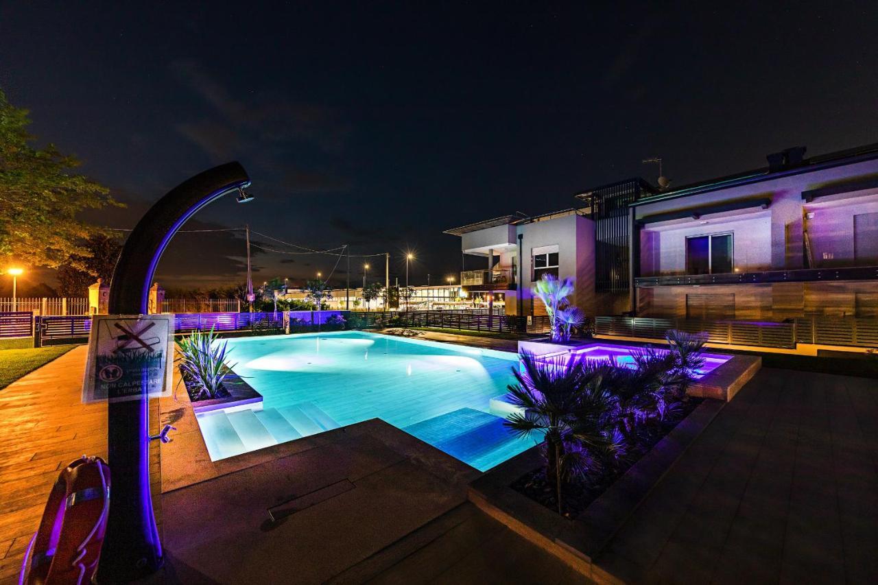 Una Terrazza Sul Lago A2 Con Piscina By Wonderful Italy Appartement Peschiera del Garda Buitenkant foto